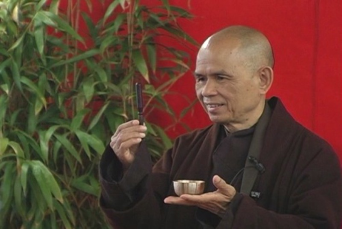Không cần xây tháp cho thầy